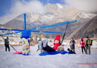 【冰雪纯玩】成都到鹧鸪山+木卡羌寨+桃坪羌寨+甘堡藏寨+特色餐纯玩二日游、鹧鸪山二日游多少钱、鹧鸪山旅游团价格