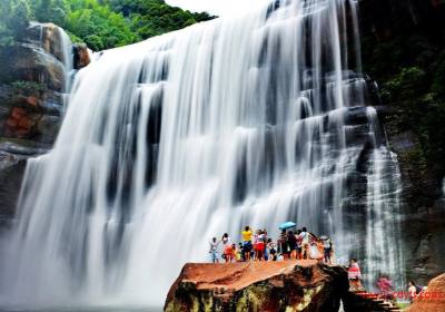 成都到赤水汽车二日游、贵州旅游多少钱、贵州旅游线路报价