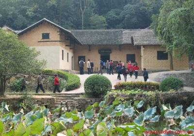 成都到长沙、韶山、张家界、凤凰古城双飞五日游、去张家界旅游多少钱、张家界旅游线路报价