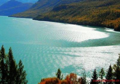 成都到新疆天山天池、喀纳斯、吐鲁番、敦煌莫高窟、鸣沙山、嘉峪关、兰州双飞双卧10日精品游、去新疆旅游多少钱、新疆旅游线路报价