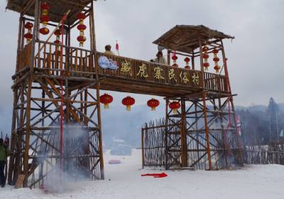 成都到哈尔滨、亚布力滑雪、中国雪乡、马拉爬犁威虎寨、土匪年夜饭、智取威虎山、漠河北极村双飞七日游、哈尔滨旅游多少钱、哈尔滨旅游线路报价