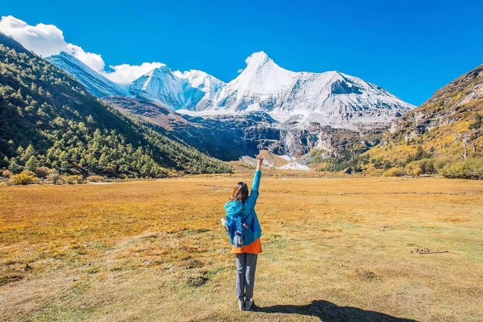 wKgBEFuAxWyARpIuAAiFxh3f6xI24