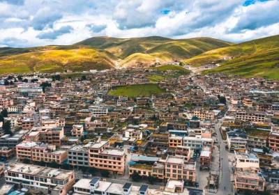 【川藏跟团】成都出发川藏线跟团+四姑娘山+稻城+梅里雪山+林芝+羊湖十日游线路、川藏线旅游团小包团价格