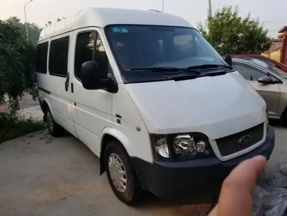 12座商务车多少钱一天、12座商务包车价格