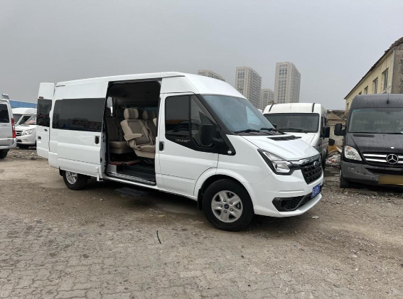 九座商务车包车多少钱、九座商务车有哪些